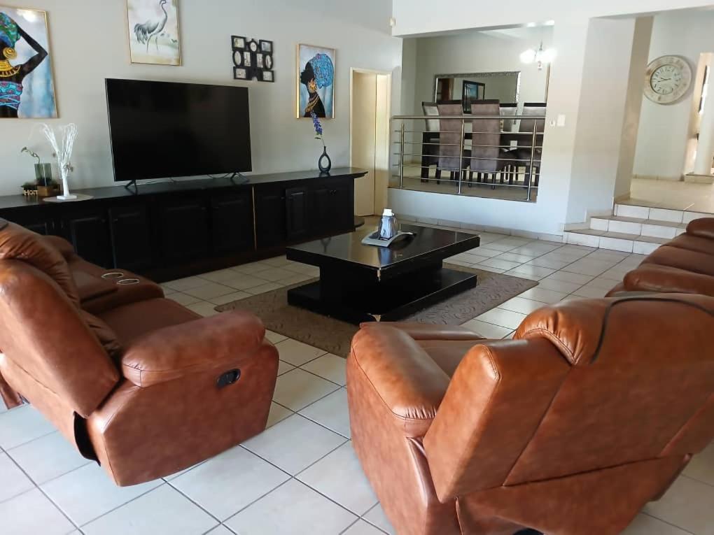 The Haven Guesthouse Ezulwini Lobamba Bagian luar foto